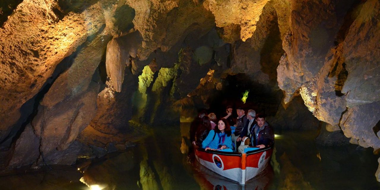  Las cuevas de la Vall d´Uixó se promueven para fomentar el Turismo Subterráneo