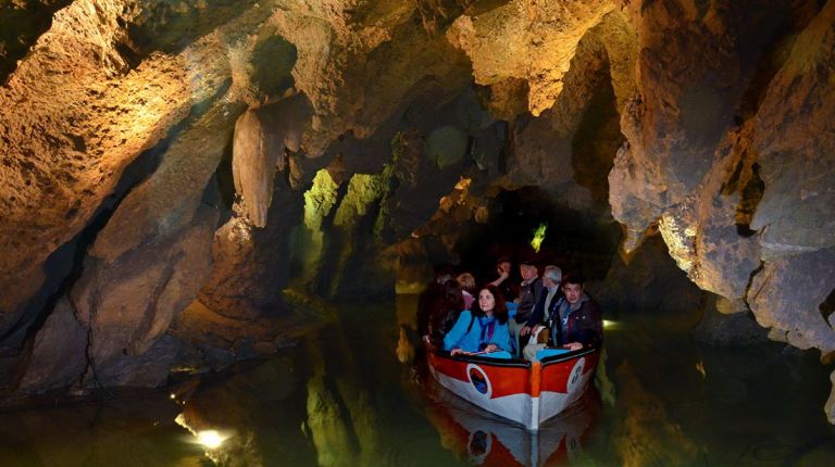 Las cuevas de la Vall d´Uixó se promueven para fomentar el Turismo Subterráneo