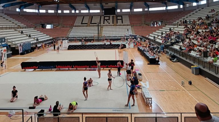 El Pabellón Pla de l’Arc de Llíria acoge el campeonato autonómico de gimnasia rítmica