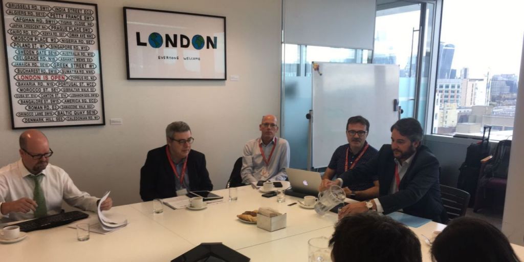  El concejal de Movilidad Sostenible, Giuseppe Grezzi, se ha reunido esta mañana en Londres con Scott Thompson y Edward Goose