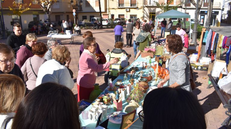 L’Alcúdia de Crespins ha celebrado un mercadillo solidario