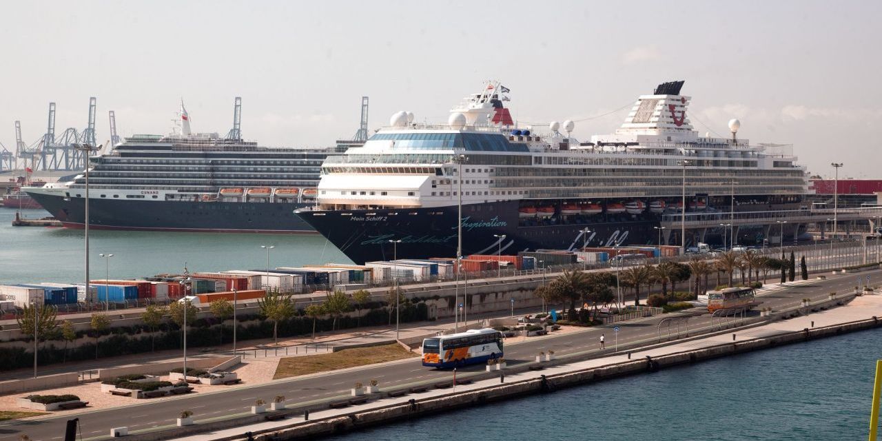  El puerto de Valencia alcanza su récord histórico en cruceristas en un mismo día