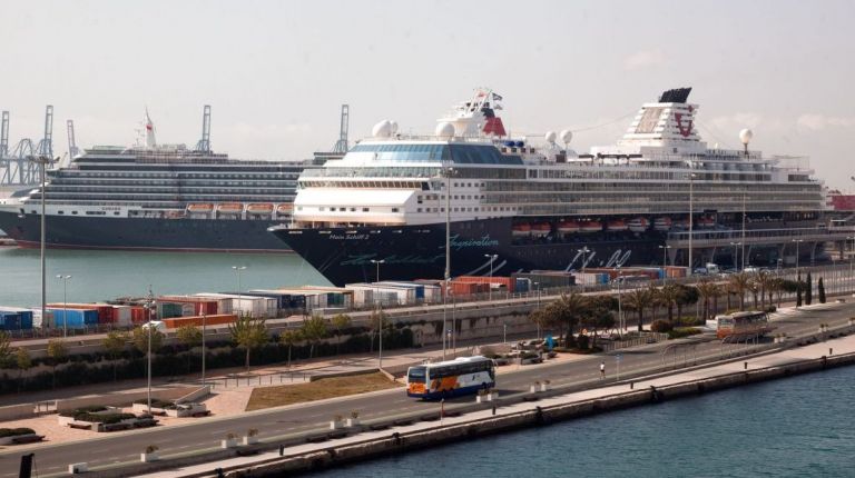 El puerto de Valencia alcanza su récord histórico en cruceristas en un mismo día