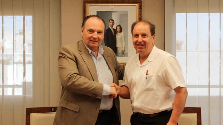 El presidente de Cámara Valencia, José Vicente Morata, y el presidente de Unión Gremial, Francesc Ferrer, han firmado hoy un acuerdo de colaboración