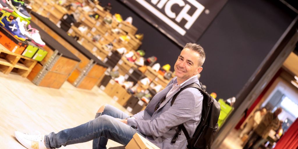  EL MAYOR MERCADO DE ZAPATILLAS DE ESPAÑA VUELVE A VALENCIA CON DESCUENTOS DE HASTA EL 70%