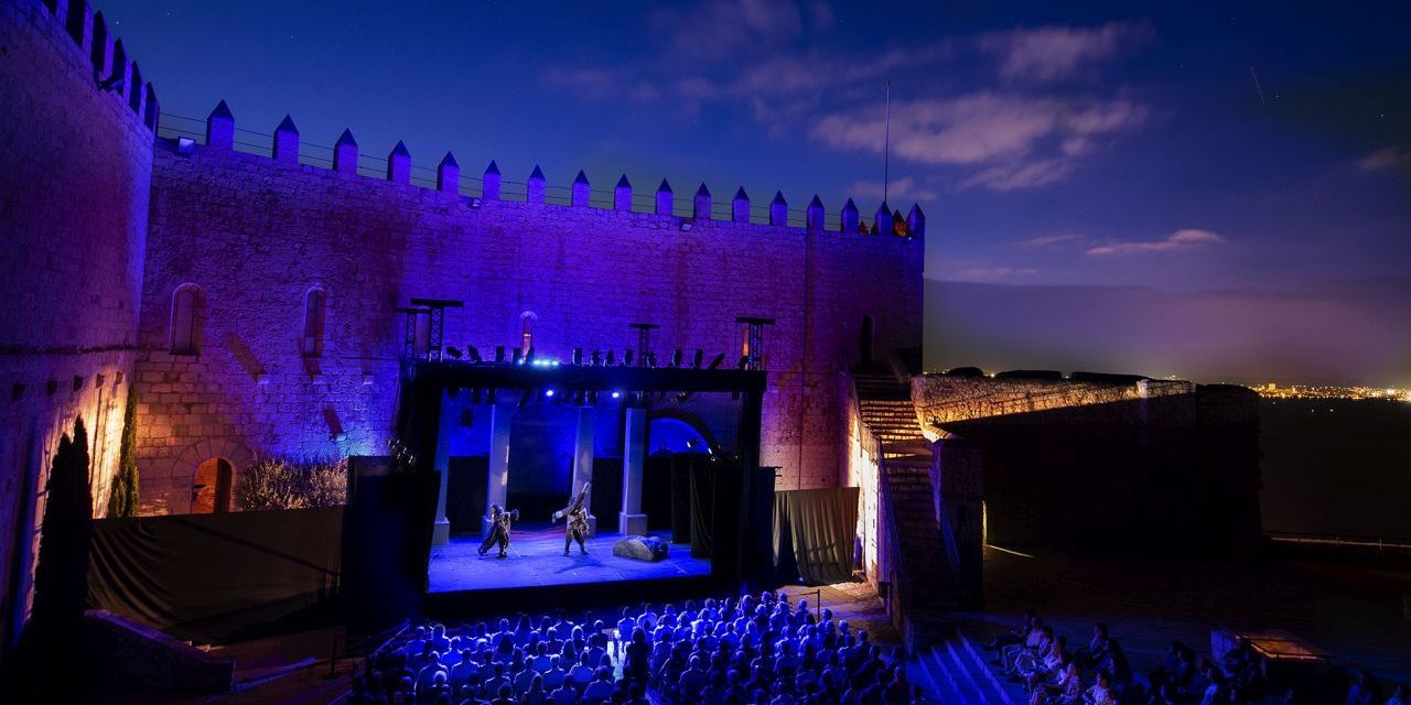  La primera noche de 'Nerón' arrasa en el Festival de Teatro de Peñíscola y anticipa un gran cierre de edición mañana