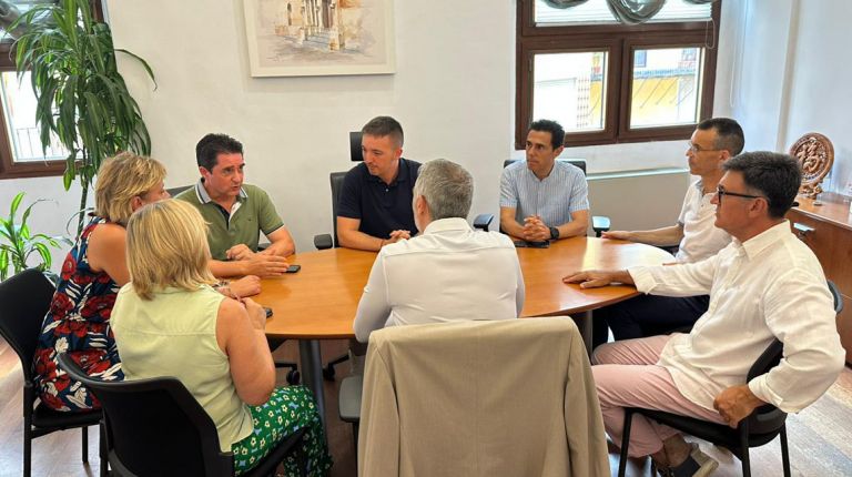 Llíria recibe la visita del secretario autonómico de Turismo