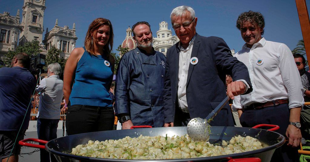  Degustación de nueve tipos de paella el día 20 en la Plaza del Ayuntamiento de Valencia para celebrar el World Paella Day