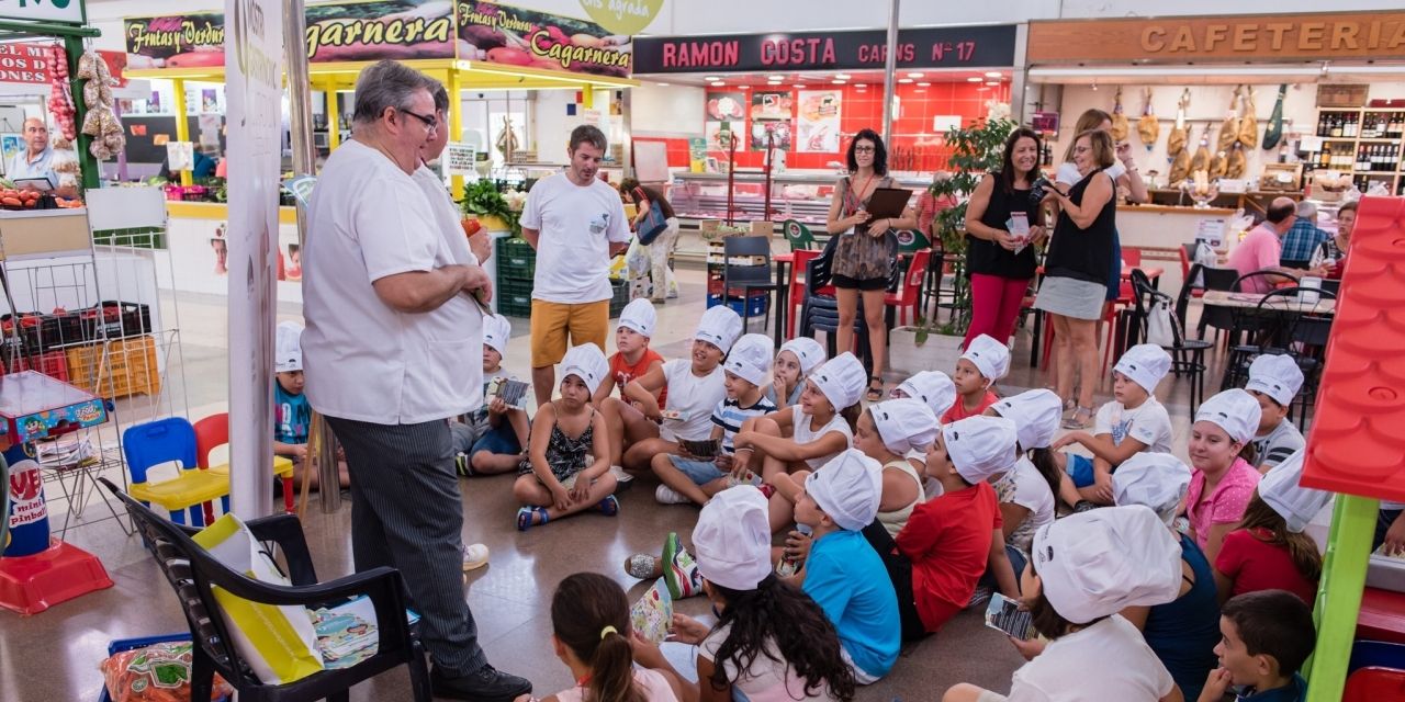  LES ESCOLES AL MERCAT