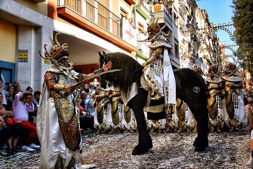  La Asociación de San Jorge y Turisme Comunitat Valenciana colaboran para la promoción de las fiestas de Moros y Cristianos de Alcoy