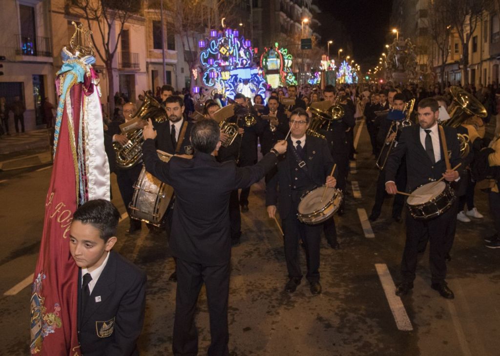  El desfile de Gaiatas contó con las bandas de música de la provincia y se ponen en marcha los trenes magdaleneros