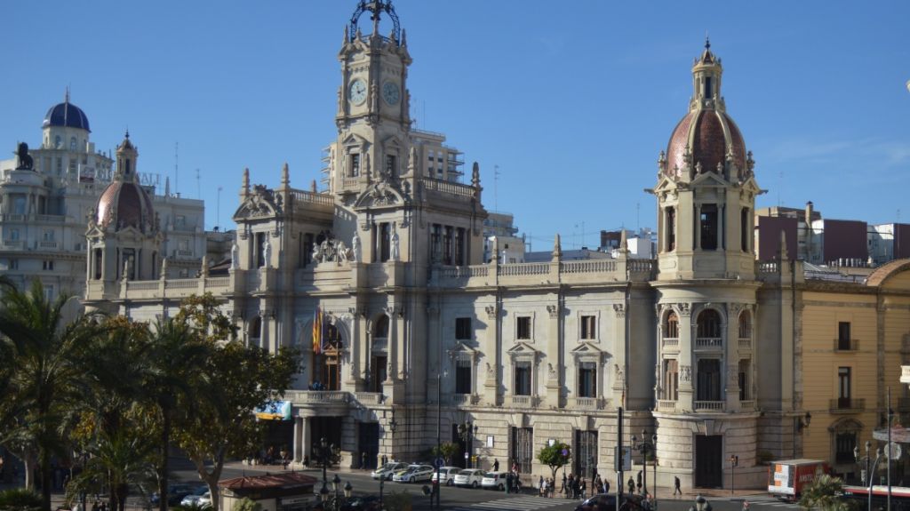  El Ayuntamiento abre el plazo para el sorteo de las 360 plazas para ver la mascletá desde el balcón  municipal