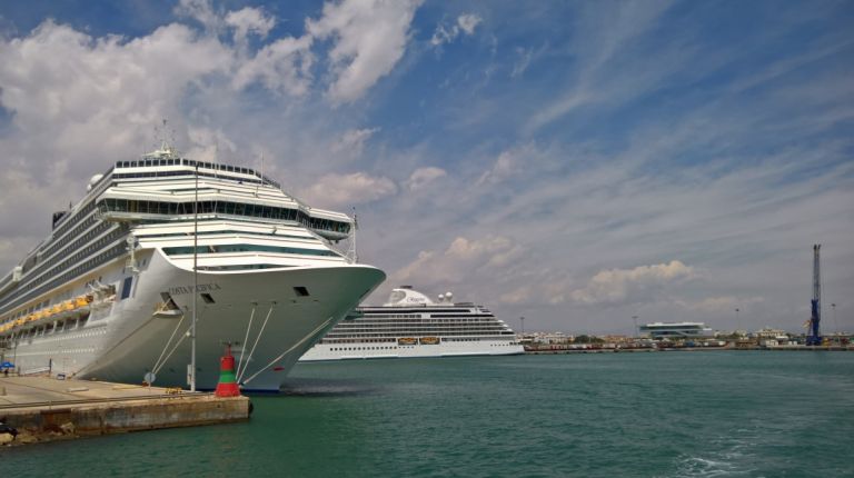 Valenciaport presenta en Lisboa su oferta de cruceros bajo el lema “Valencia se viste de verde”