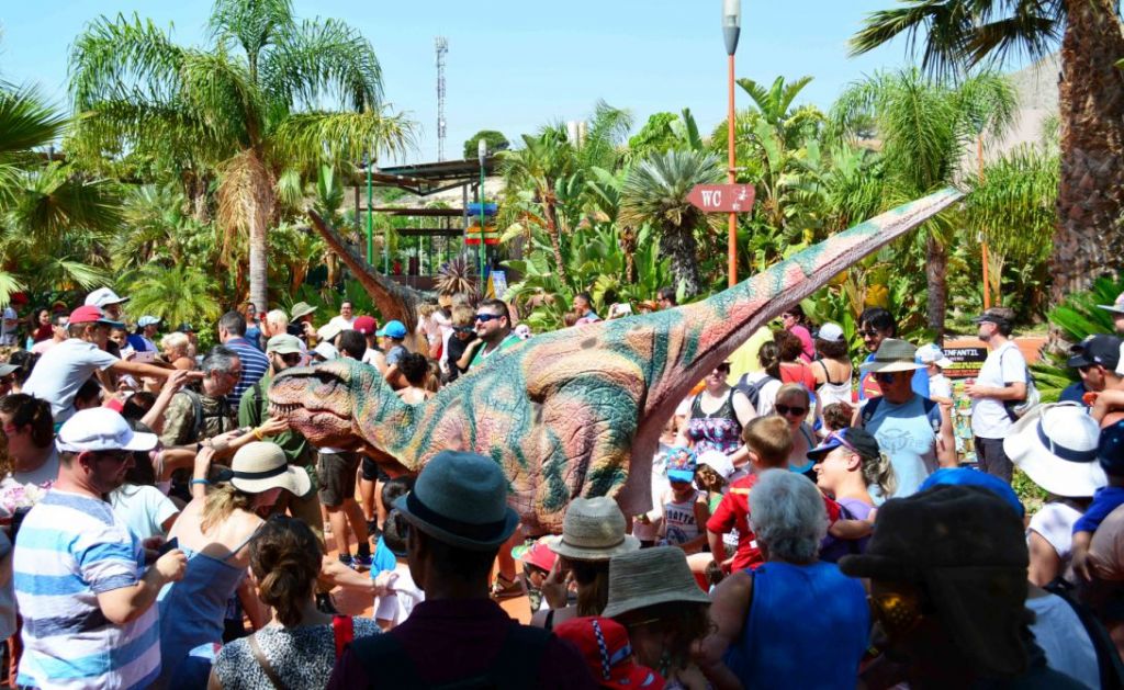  Llegan dos dinosaurios animados T-rex a Terra Natura Benidorm