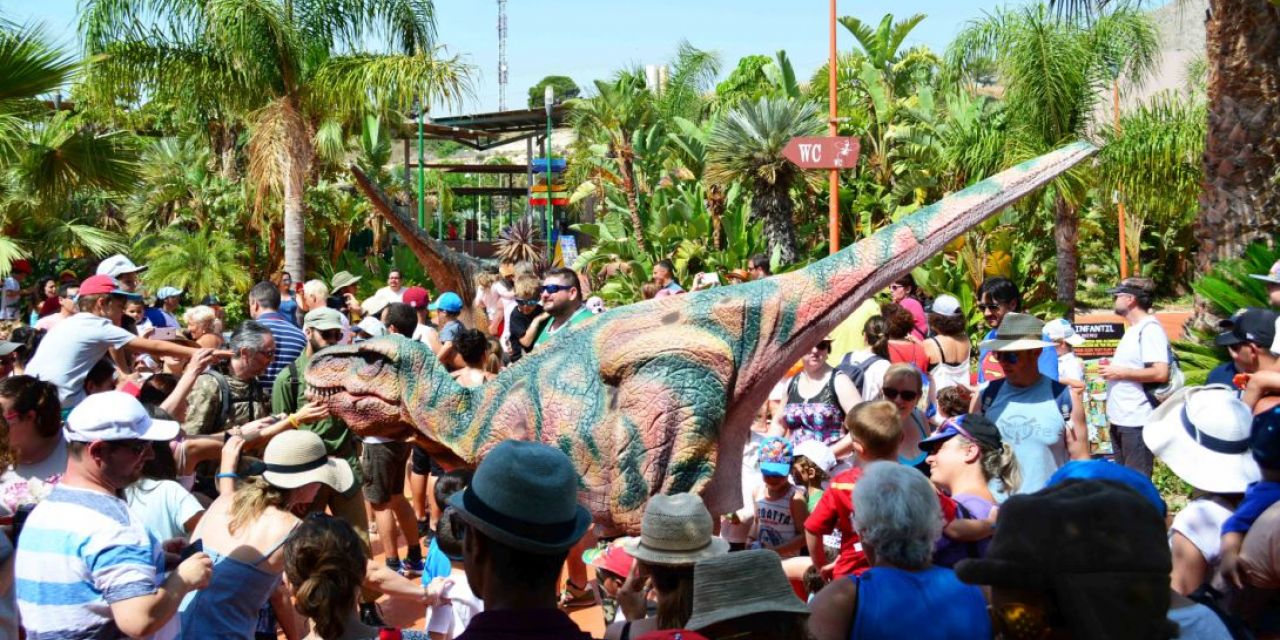  Llegan dos dinosaurios animados T-rex a Terra Natura Benidorm