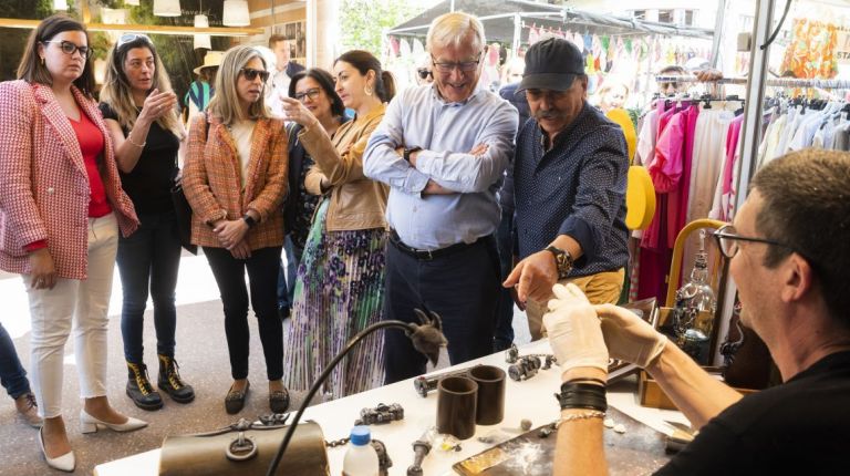 Ribó subraya el apoyo del gobierno municipal al sector de la artesanía valenciana