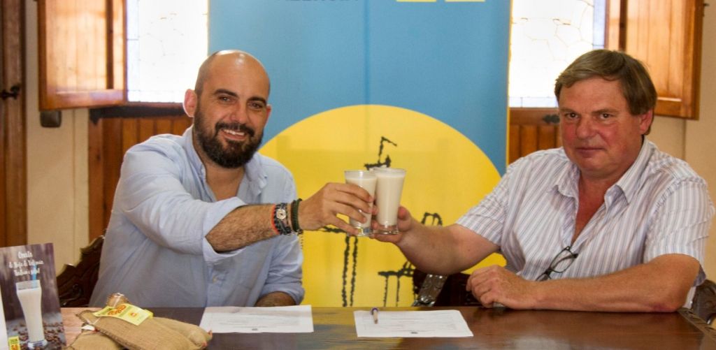  La horchata es la bebida oficial del Xufa Rock que se celebra la noche de San Juan en la Playa de Alboraya