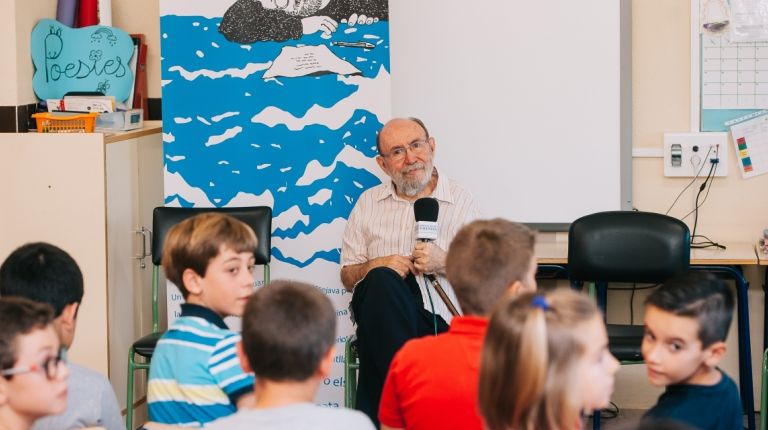 Alumnos del CEIP Tomás Albert de Albuixech recitan poemas a Marc Granell