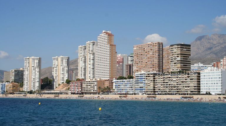 Benidorm y la Costa Blanca apuestan por la desestacionalización del turismo pese al ligero descenso en la ocupación hotelera