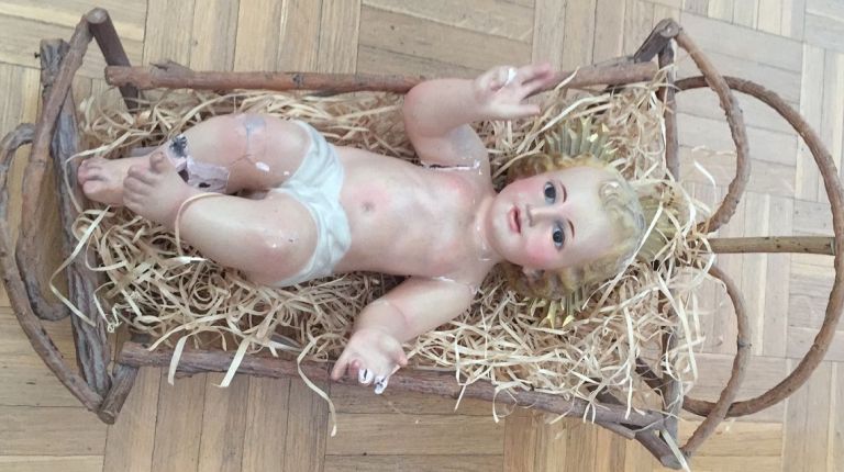 Bendición de las figuras del Niño Jesús en la Catedral durante la Eucaristía del domingo 17 a las 12 horas