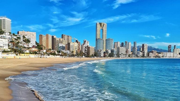 Benidorm supera con éxito el inicio de la temporada turística