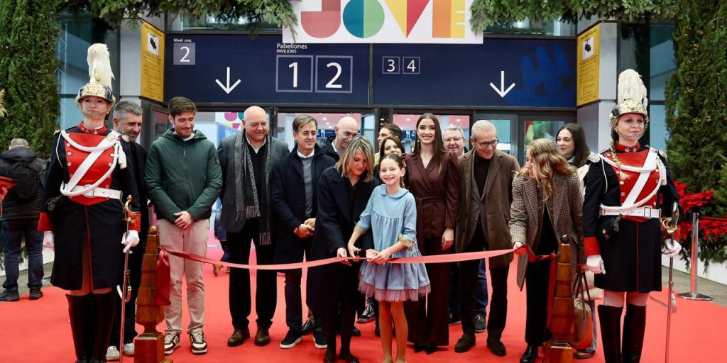 València inaugura Expojove y La Central de la Navidad como epicentro de la ilusión navideña familiar 
