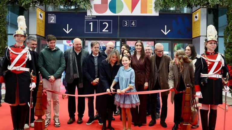 València inaugura Expojove y La Central de la Navidad como epicentro de la ilusión navideña familiar 