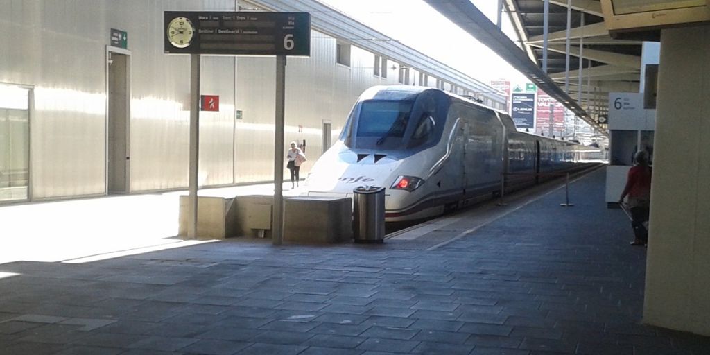  Renfe aumenta en 26.000 plazas los trenes de Alta Velocidad y de Larga Distancia para Fallas 