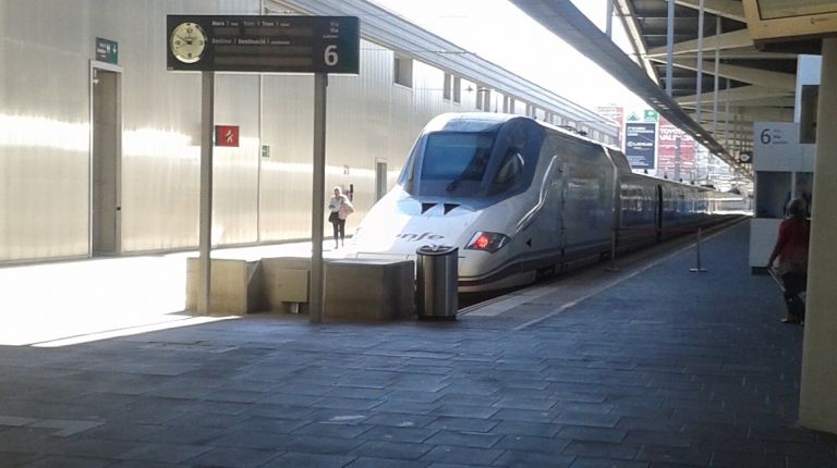 Renfe aumenta en 26.000 plazas los trenes de Alta Velocidad y de Larga Distancia para Fallas 