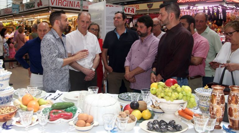 LA EXPOSICIÓN ARTESANOS A LA MESA LLEGA AL MERCADO CENTRAL 