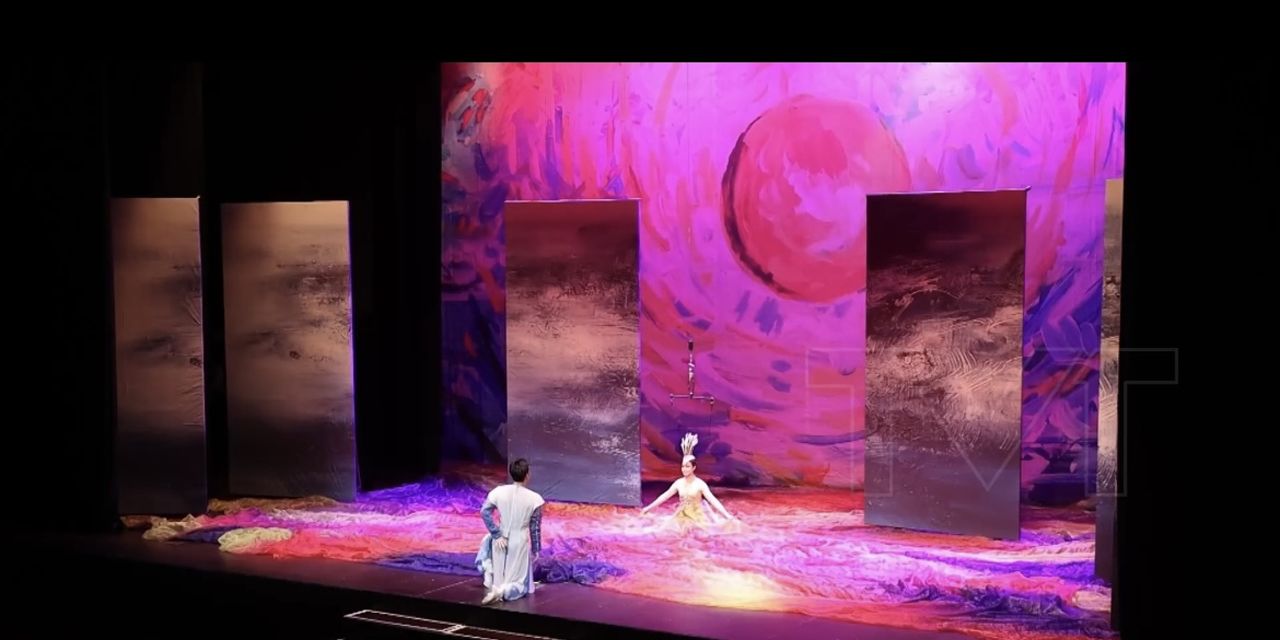  Gran latido cultural en el auditori teulada moraira con la presencia de Cruz Delgado y la universal Symphony Orchestra y el Gran Circo acrobático de China