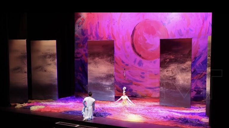 Gran latido cultural en el auditori teulada moraira con la presencia de Cruz Delgado y la universal Symphony Orchestra y el Gran Circo acrobático de China