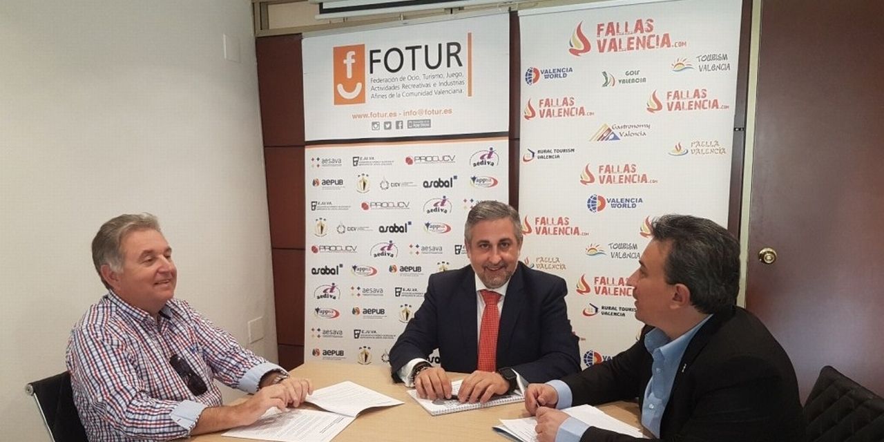  Fotur y  KMCMobile firman un acuerdo de colaboración