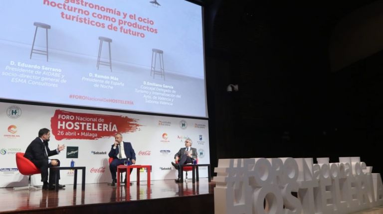 El concejal de turismo Emiliano García participa en el 1 foro nacional de hostelería