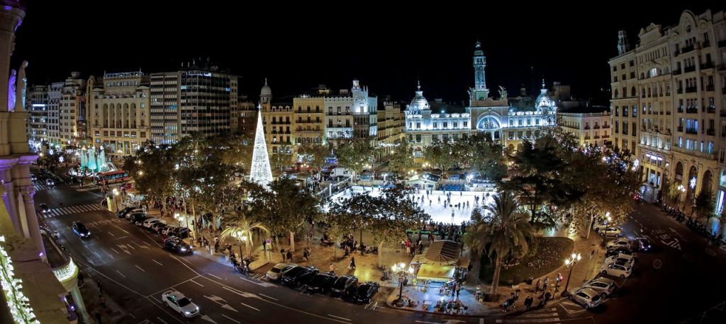  La decoración de Navidad ya luce por toda la ciudad de Valencia
