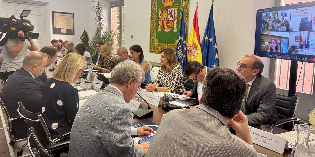  La alcaldesa reitera que irá “al Constitucional y a Europa si se perpetra la financiación singular para Cataluña porque no lo vamos a tolerar”